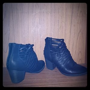 Rocker leather strap boots
